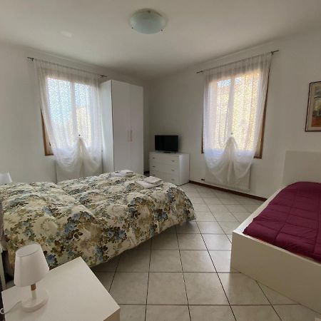 Little And Cozy Flat Near Venice Маргера Екстериор снимка